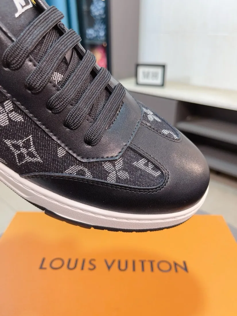 Men's shoes💰400🌹🌹[LV]🌹High-end men's shoes brand: Official website 1:1 Latest masterpiece: The upper is made of Italian imported first-layer cowhide with special materials➕Full genuine leather lining🔥, making walking more convenient and comfortable! Exclusive new style, stunning work [color]! Create a fashionable personality to set off your uniqueness! A must-have for trendy men! Classic🔥Number: 38-44